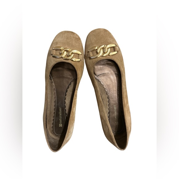 Naturalizer Tan Flats with Gold Detail - Picture 3 of 7